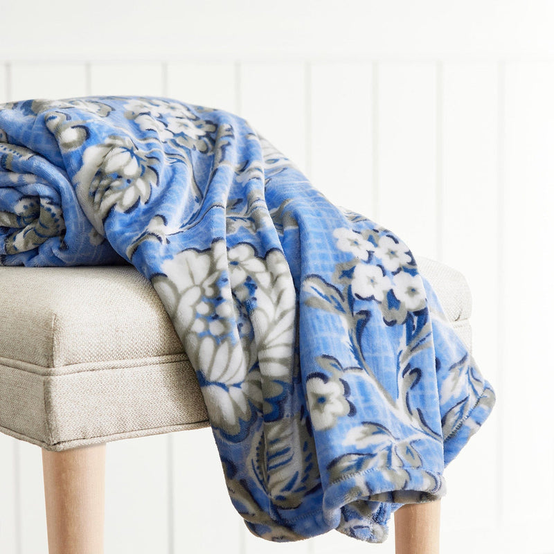 Vera Bradley Plush Throw Blanket in Fleece