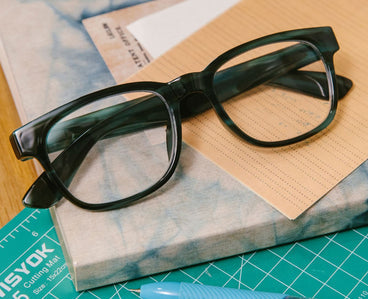 Peepers Eyeglass Kent in Teal Horn