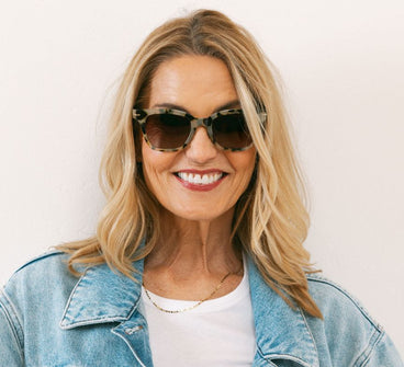 Peepers Sandy Sunglasses in Yellow Chai