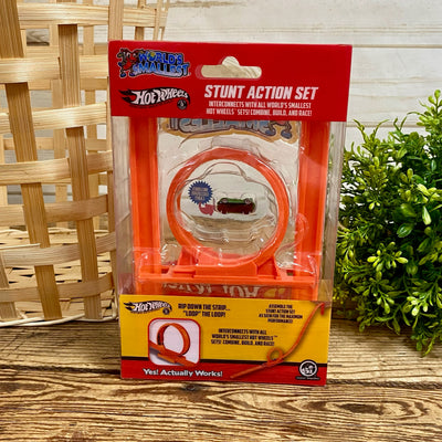 World's Smallest Hot Wheels Stunt Set