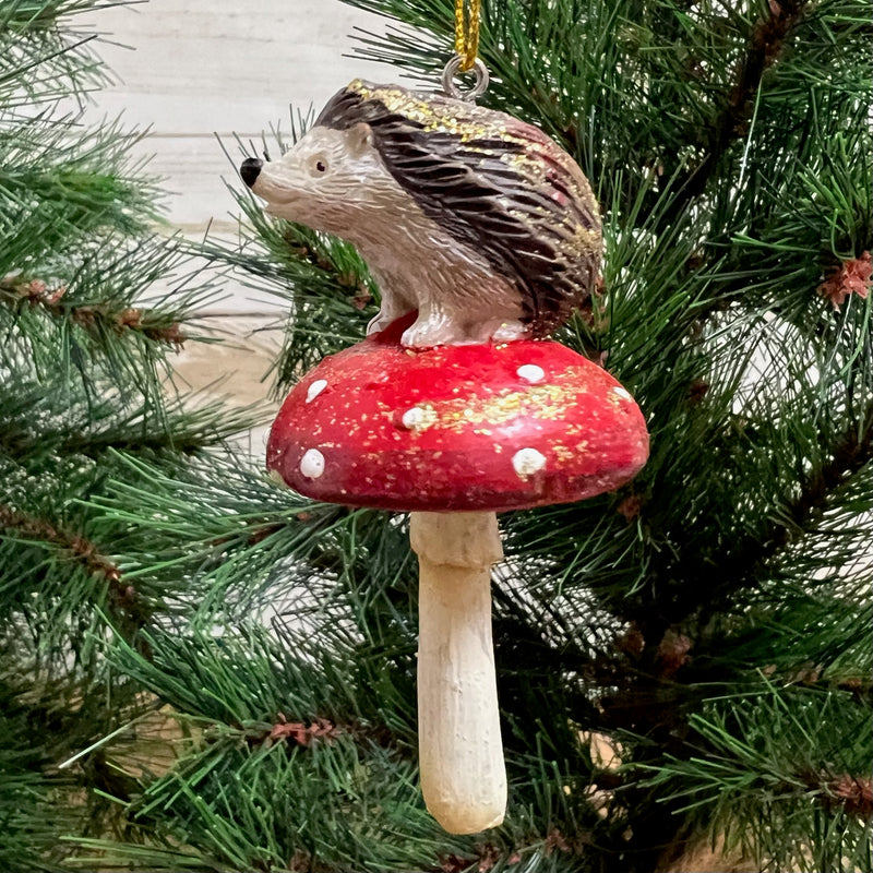 Hedgehog On Mushroom Ornamnet