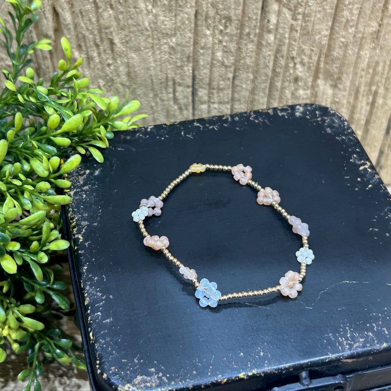 Beaded Flower & Gold Ball Stretch Bracelet