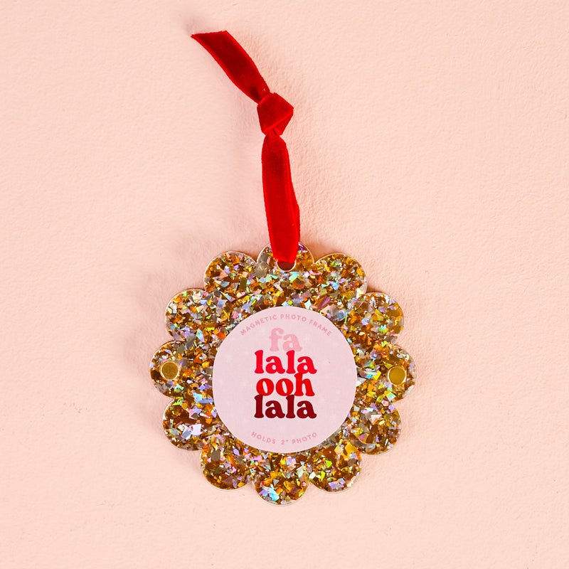 Round Scalloped Ornament Frames