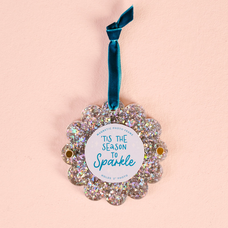 Round Scalloped Ornament Frames